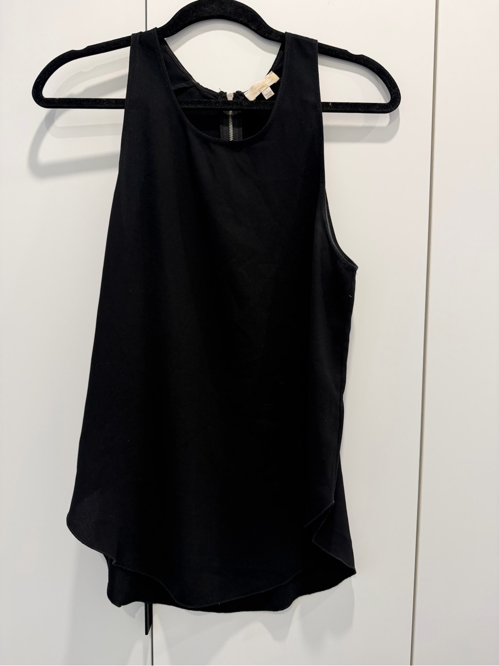 Wilfred Black Sleeveless Tank Top